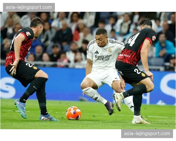 战术博弈：皇马高压逼抢致赫罗纳半场零射门