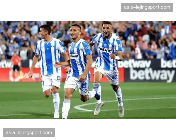 阿拉维斯逼平皇家社会，西甲保级战再添变数